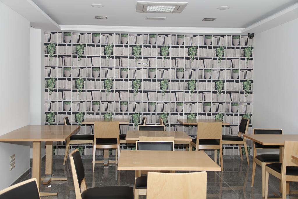 Ritz Capital Hotel Luanda Exterior photo